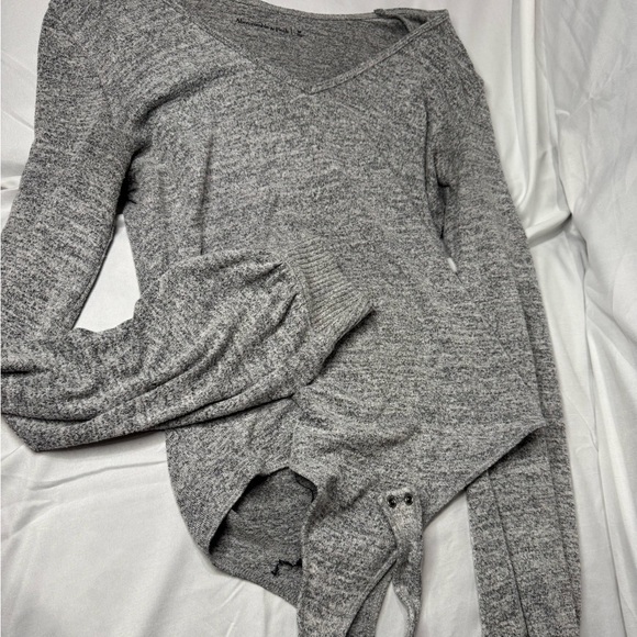 Abercrombie & Fitch Gray V-Neck Bodysuit - Picture 1 of 3